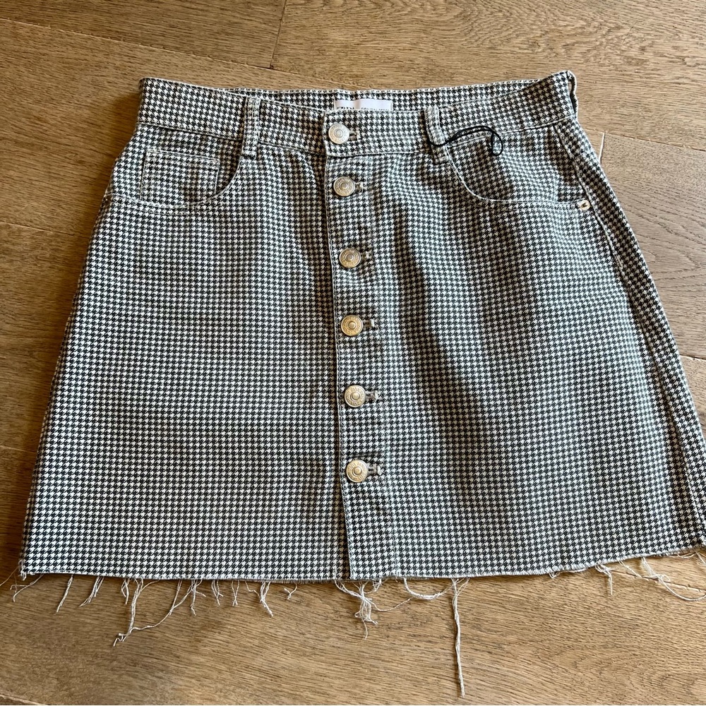 Houndstooth ripped button down mini skirt